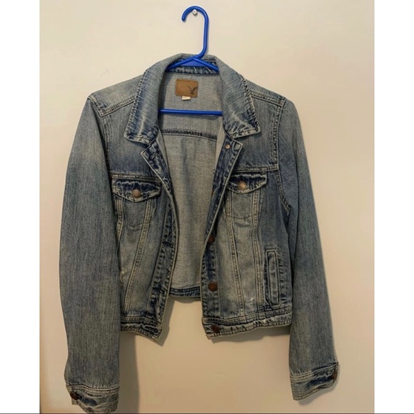 American Eagle Cropped Jean Jacket - Picture 1 of 1
